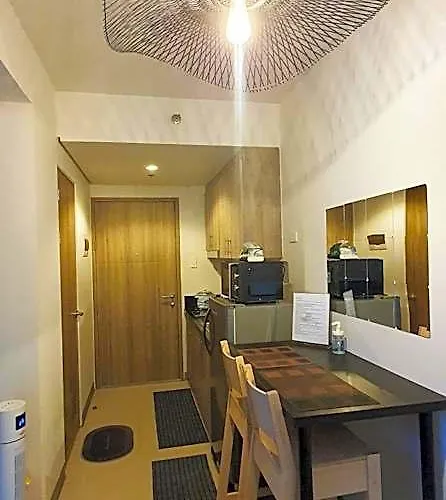 C Place - Capsule A Hotel *