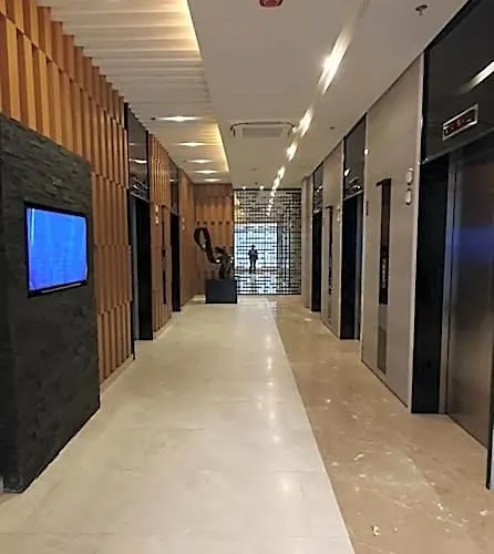 C Place - Capsule A Hotel *